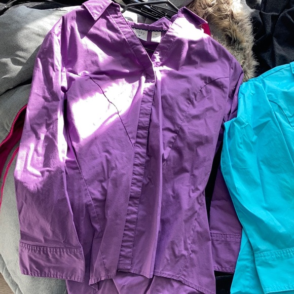 Women’s dress shirts - Picture 2 of 3